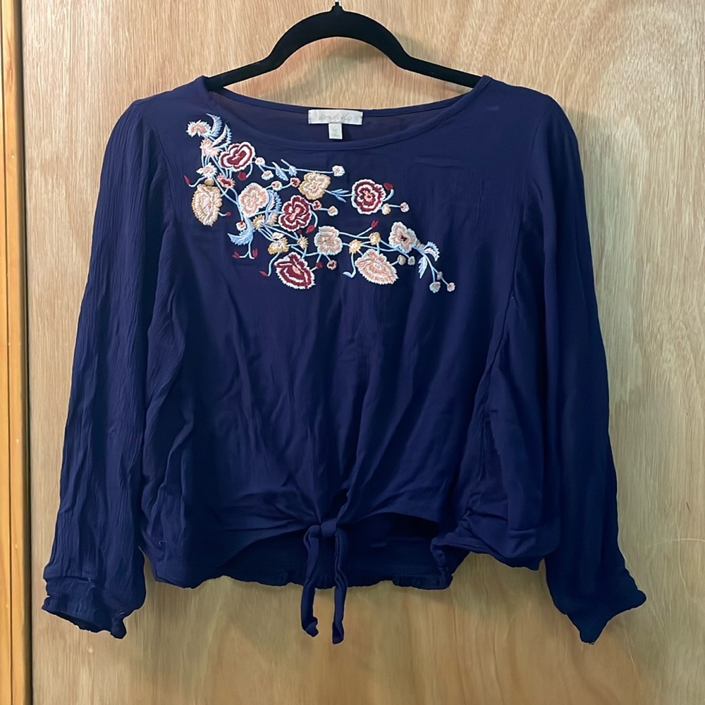 Wonderly tie blouse size M